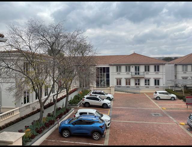 425M² OFFICE TO LET IN SANDTON CENTRAL